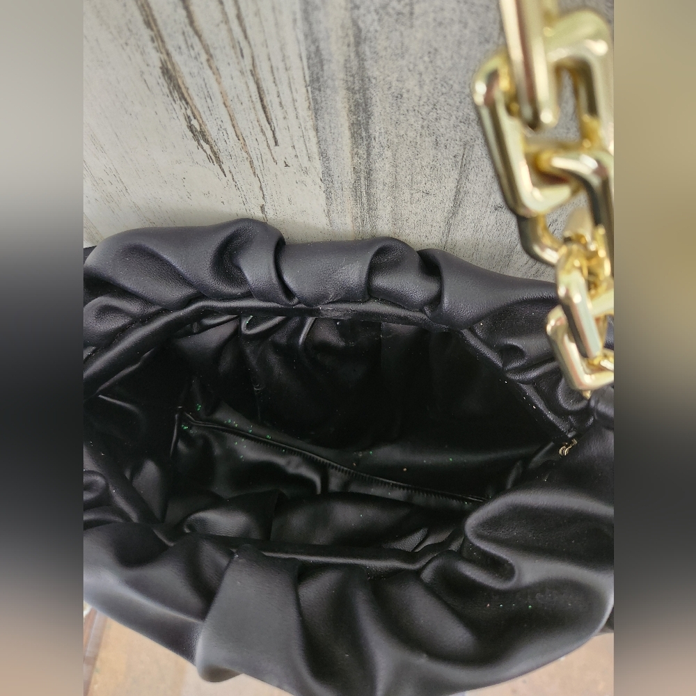 Elegant Black Chain Shoulder Bag - Picture 2 of 4
